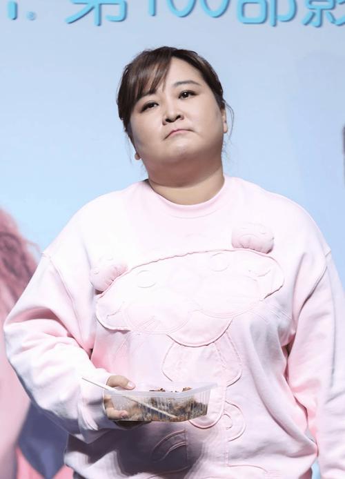 打破两年励志滤镜！贾玲坦然复胖，一句维持不住戳中无数人谁能想到，当初狂瘦百