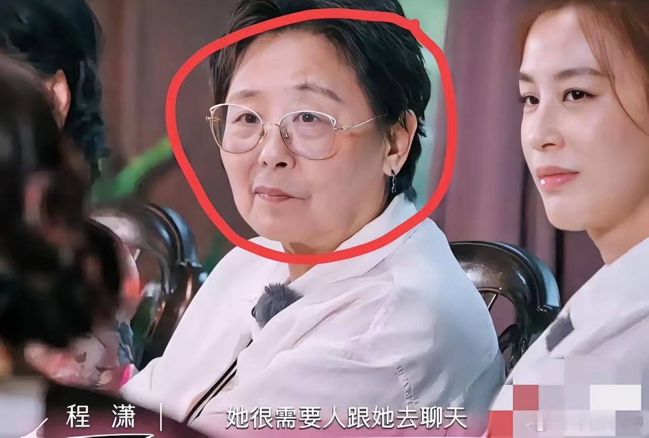 黄圣依妈妈终于不再避谈！首次公开回应女儿与杨子的婚姻状况邓妈妈坦言：