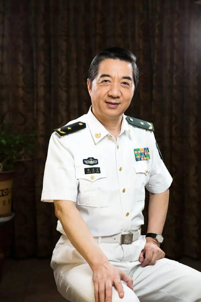 谢谢你张召忠！你真是伟大的预言家！2015年你就说过：“美国啥也不干，让东方大国