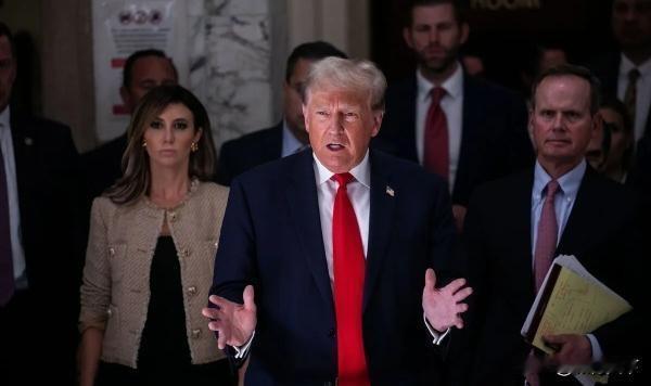 特朗普支持率暴跌，拉丁裔选民集体“倒戈”：后悔当初给机会！来源:鹿門歸隱