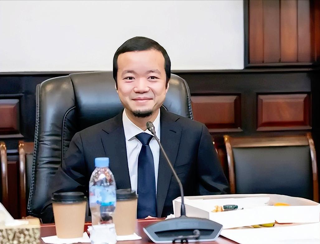 横跨欧美亚的“全球追缉”终于收网了，估计不少人都刷到了，柬埔寨太子集团的老板陈志