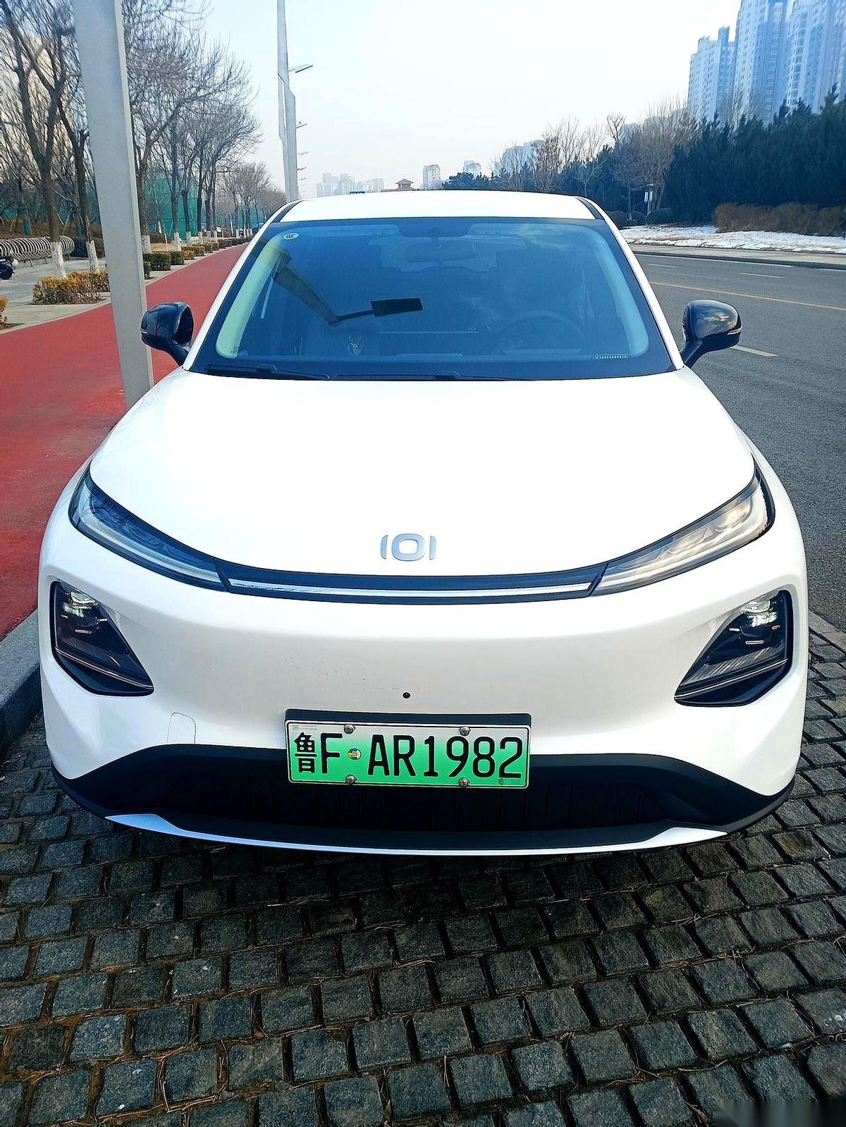 29块钱的自助烤肉，你敢信？还是有牛肉、有大排骨那种，饮料水果小凉菜全都不要钱