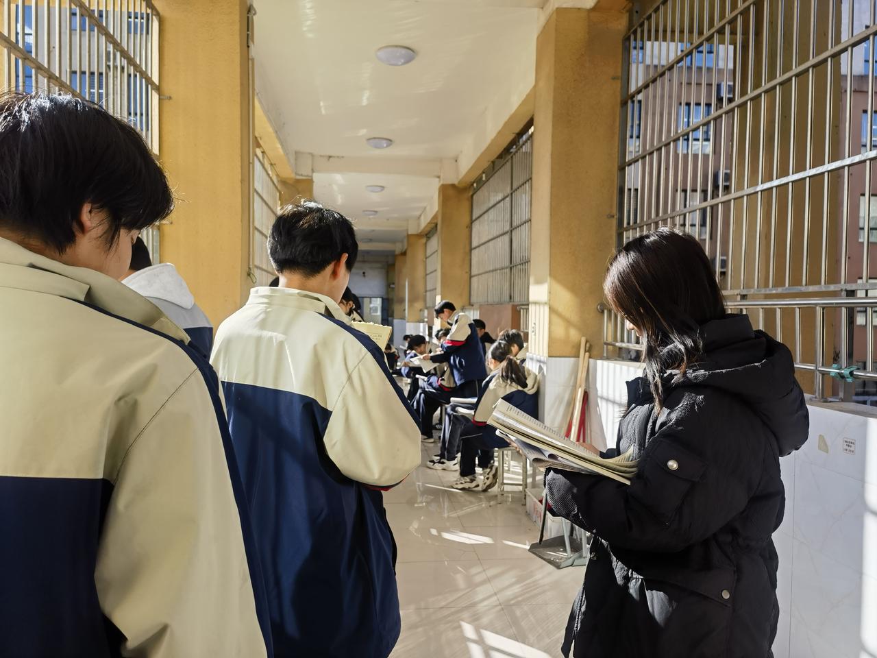 到了高中，你会发现：全班考上211、985的同学，往往不是最聪明的孩子，最核