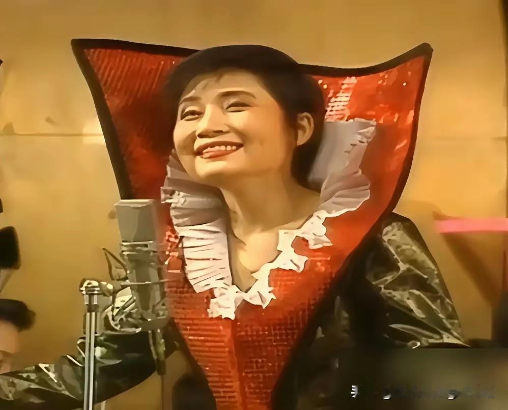 韩红引争议后，越来越多人想起了李娜。想起李娜歌声远超韩红。李娜归入佛门已近30年