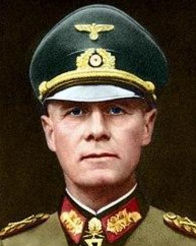 隆美尔被希特勒处决时，他单独把15岁的儿子叫到身边，对他说：“我将在接下来的十五