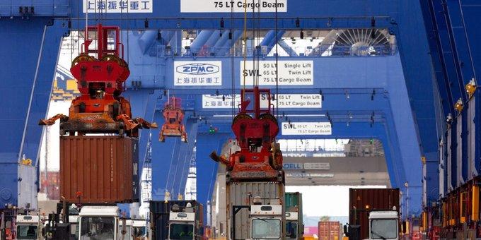 美国对中国产码头集装箱起重机征收高额关税，导致美国港口现代化计划受阻！美国贸