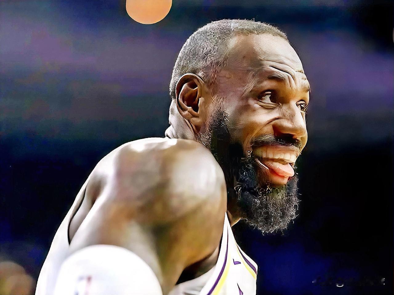 富保罗明确表示詹姆斯今年不会离开湖人！近日，詹姆斯经纪人富保罗参加了一档播客