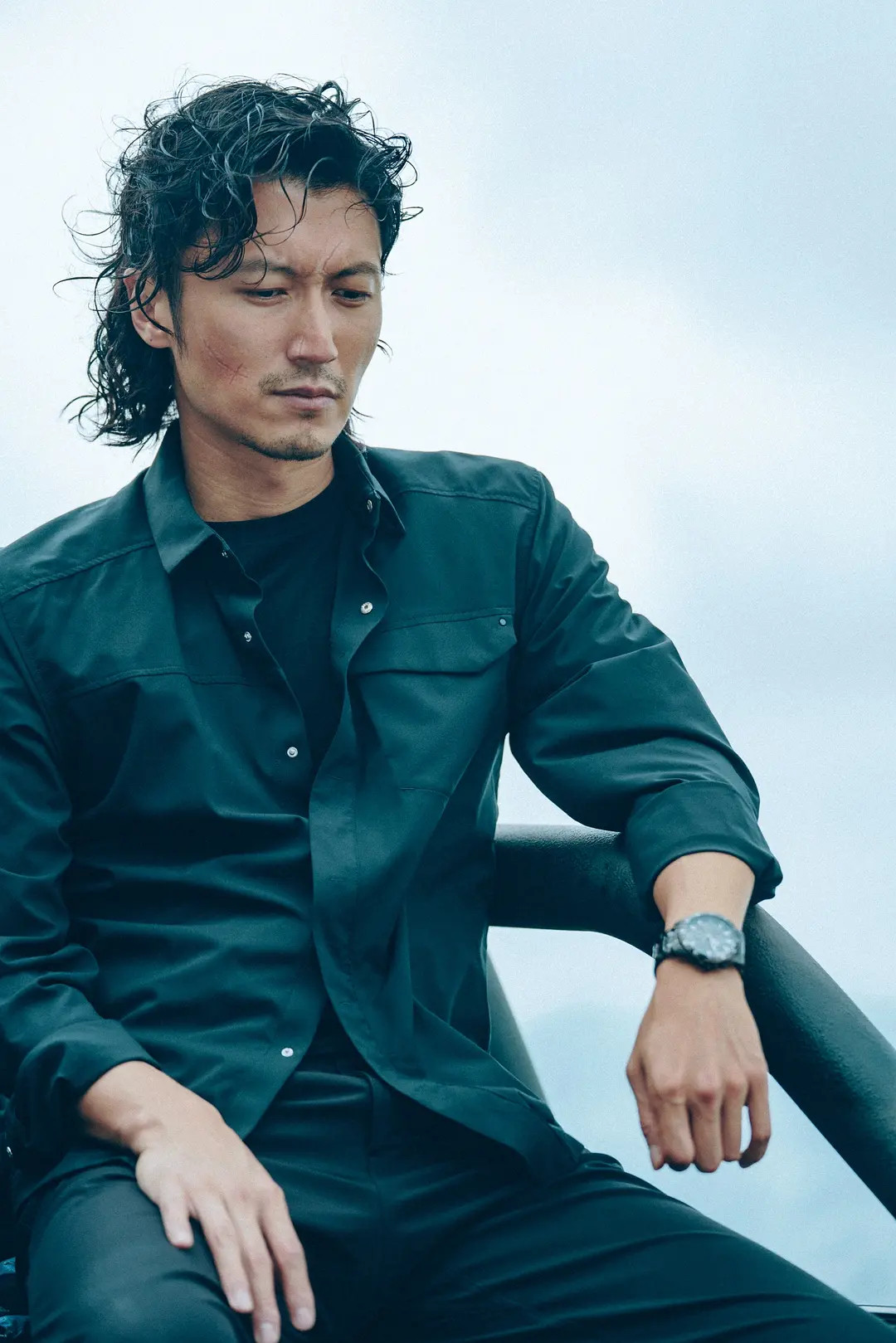 相差快二十岁，我感觉没啥年龄差，电影《怒火漫延》快点上映啊，我好想看。