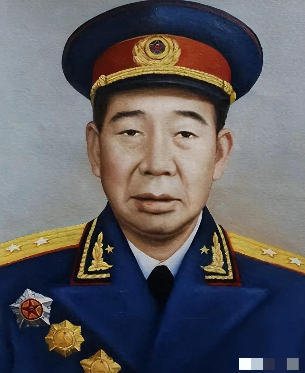 1955年，全军大授衔，175个中将名额，上万名将领同台角逐，时任中南军区第一文