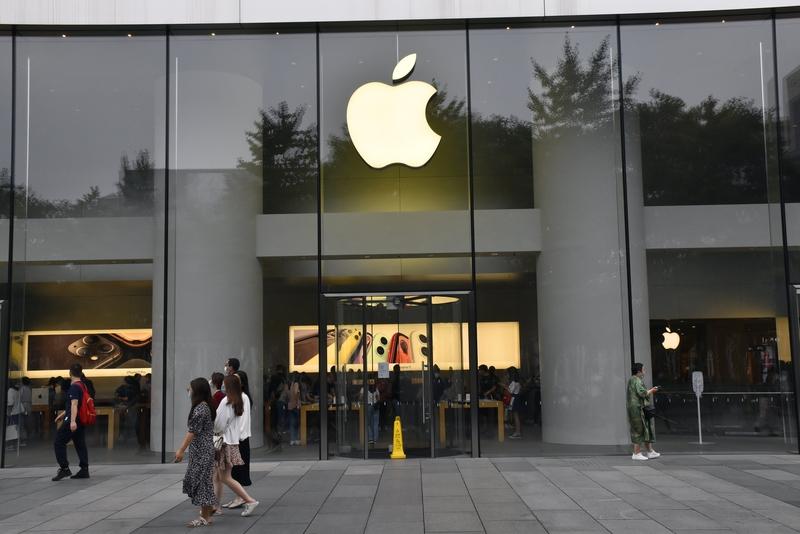 这问题我太有发言权了。以前我是苹果粉，就图它的系统流畅、硬件设计好，而且苹果生态