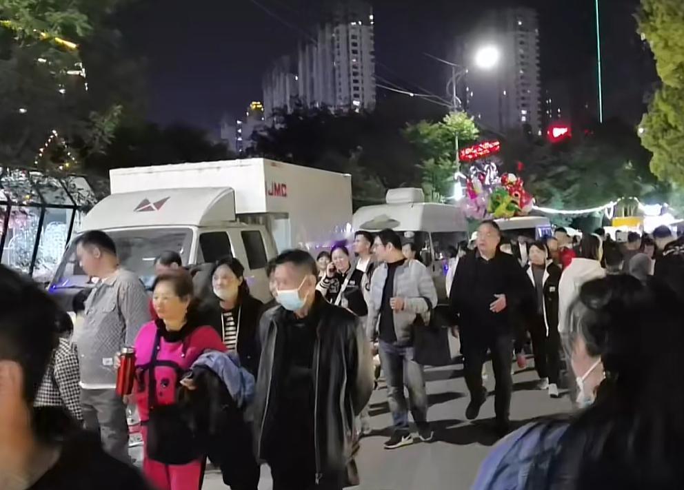 张公湖畔青创市集将改造成啥样？从“网红”走向“长红”迎来关键转型最近，蚌埠公