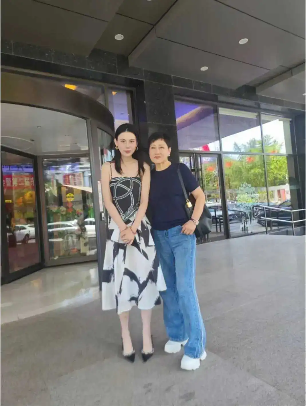 天王老子来了也是选年轻的