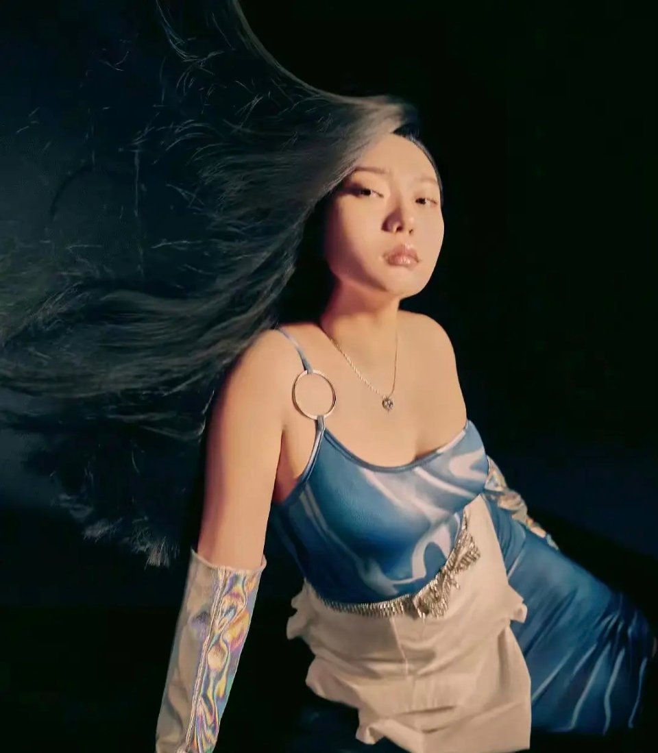 李雪琴，以后咱听话，别拍时尚杂志了🥹