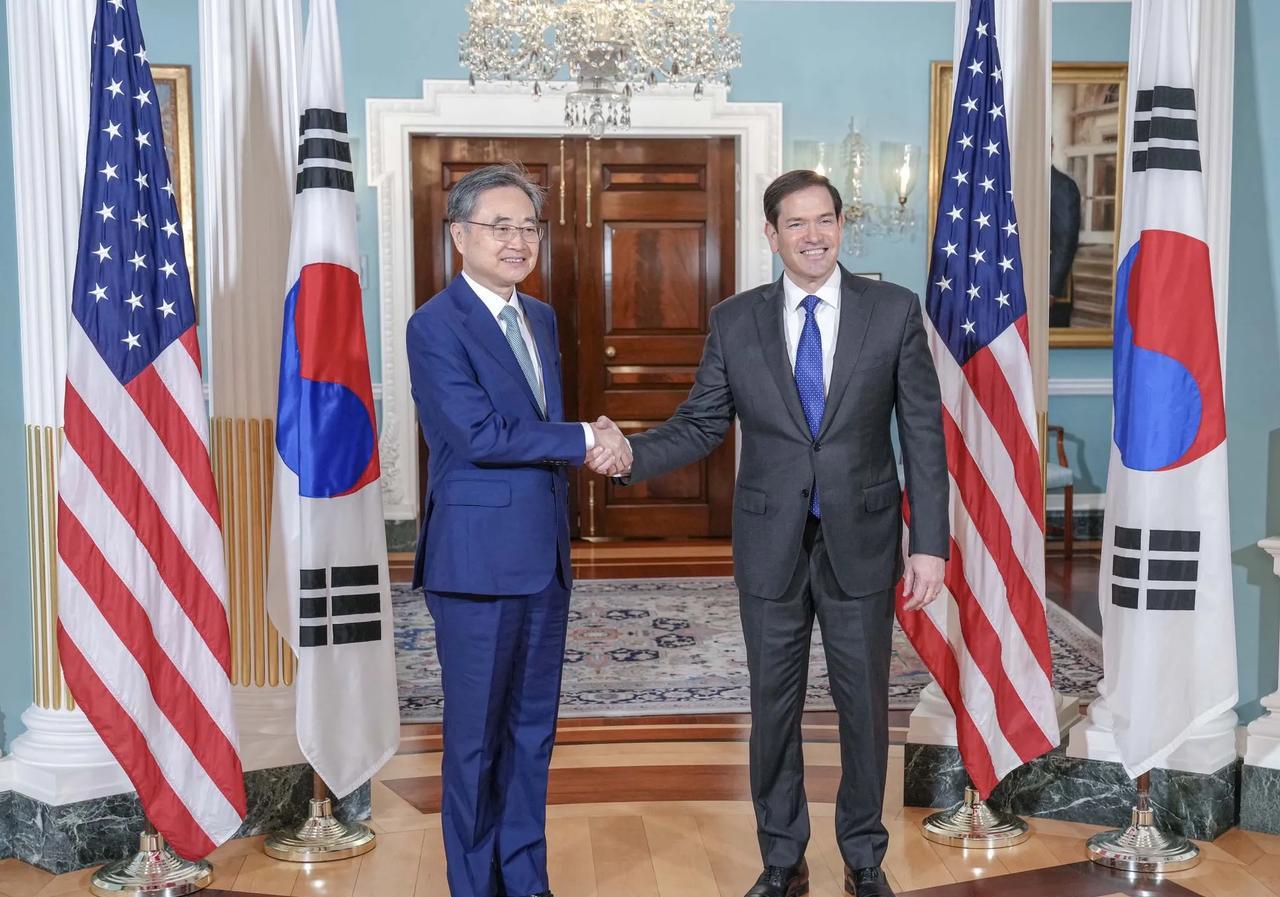 7月31日，韩国新任外长赵显访问了美国，并且会见了国务卿鲁比奥。仔细阅读一下双方