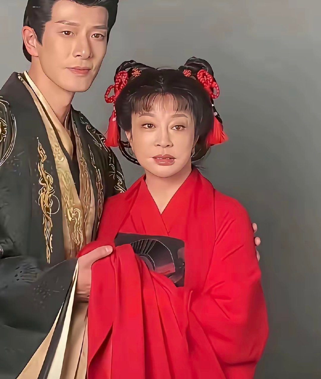 75岁的刘晓庆短剧中饰演18岁少女播出后满屏都是违和感的吐槽真是把最后一点好感都耗光了就说这庆奶奶咋