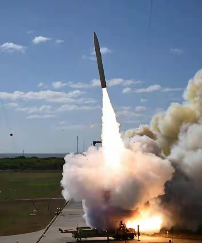 打了这么多导弹，战果却不明？印度又砸1000亿卢比补货，印度国防采购委员会在20