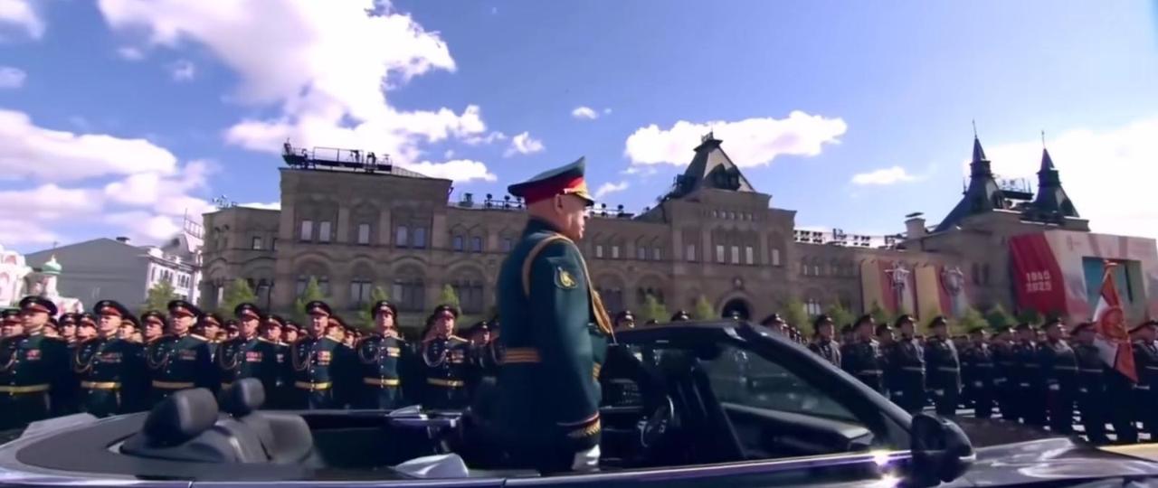 为什么看毛子阅兵挺有气势的，但在战场上却那么拉？-------------