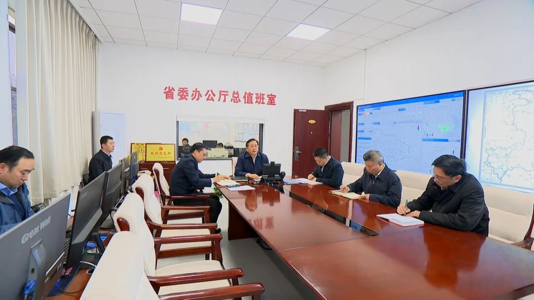 湖北省委书记: 对襄阳全市范围内的烟花爆竹等重点领域风险隐患开展拉网式排查整治