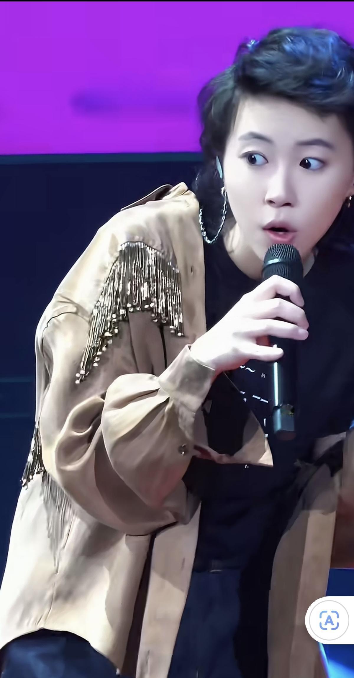 天后之女，不再是标签。窦靖童，她用一座奖杯，撕碎了“星二代”的光环。这出“太