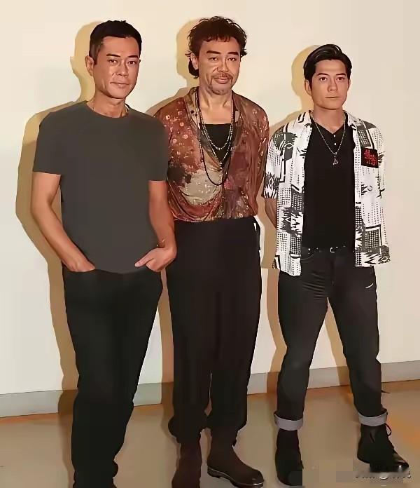 中间的演技最好