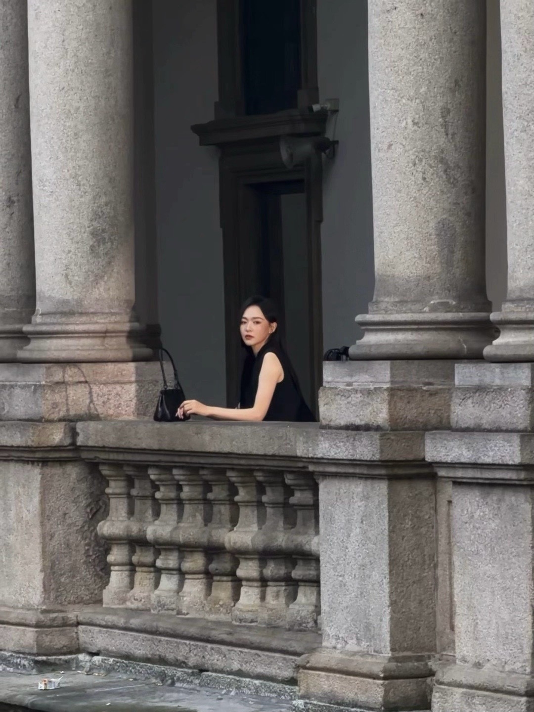 唐嫣巴黎状态太好了女王就这样闪耀巴黎