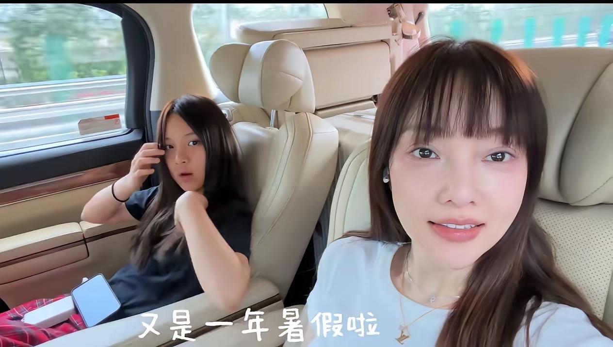 原来有钱人的世界，和普通人真的是不一样的。刚刚刷到李小璐的视频，她说：现在