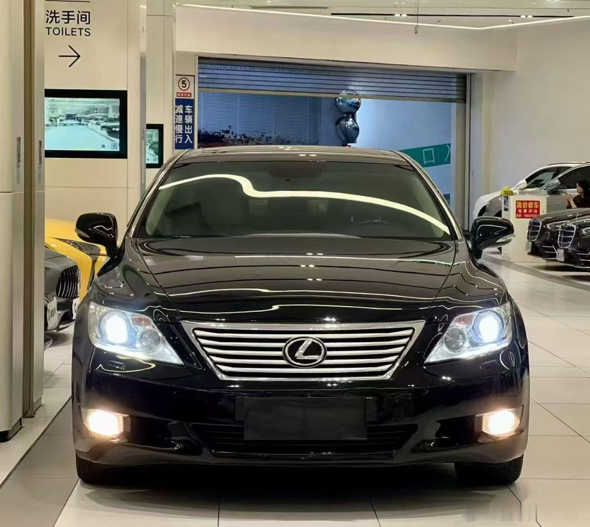 雷克萨斯Ls460L10款尊贵版大V8纵享丝滑#雷克萨斯ls#​