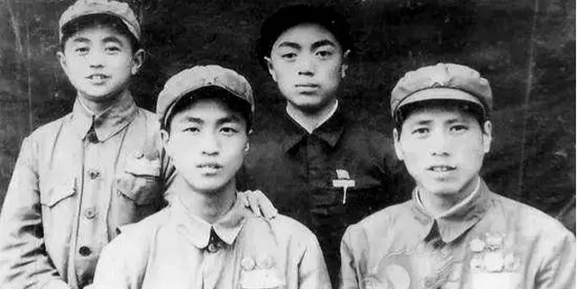 1938年，山东省乐陵县有一个13岁的孩童想参加八路军，招兵处的负责人不同意，司