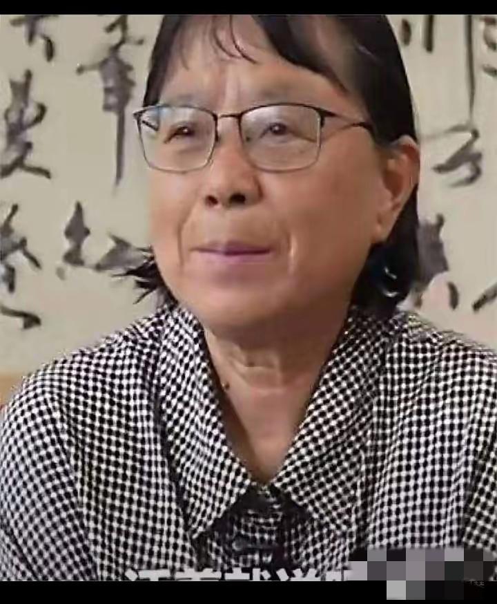 表姐去华坪女高支教四个月，说网上的张桂梅和真实的她差别大——网上多是温柔形象，现