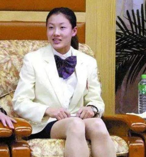 伏明霞长女梁司渝，这位“星二代+豪门女”早已撕掉“花瓶”标签：1岁登央视，20岁