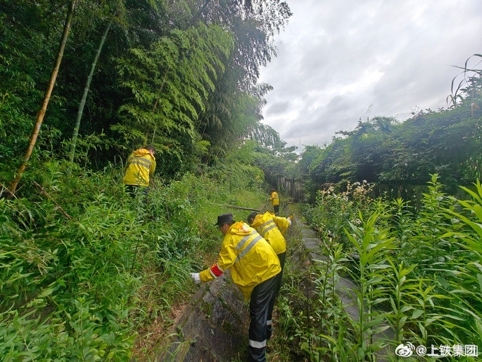 台风‘丹娜丝’强势来袭！长三角铁路紧急停运多趟列车，增开临时班次护航出行