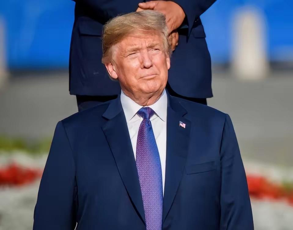 【谋大事者不拘小节】​​11月25日，政治新闻网报道，特朗普正试图以最快速度、