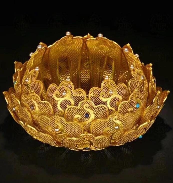 传统手工艺花丝镶嵌，亦称细金工艺，作为国家级非物质文化遗产与“燕京八绝”之一，