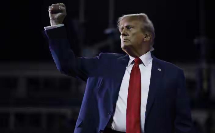 前参议员沃克·米特关于特朗普病危住院的爆料，虽尚未得到证实，却再度将美国政坛的健