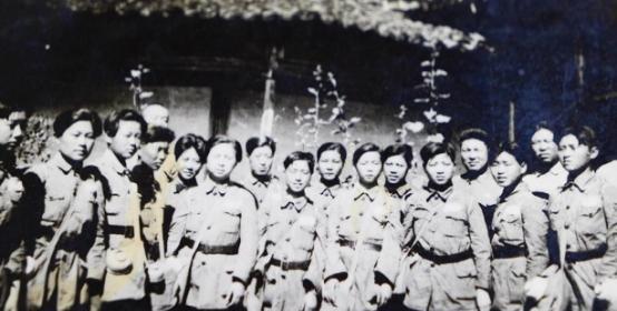 1939年，女战士徐敏在躲避特务时，一个壮汉突然走了过来，还把她扛到了床上，说：