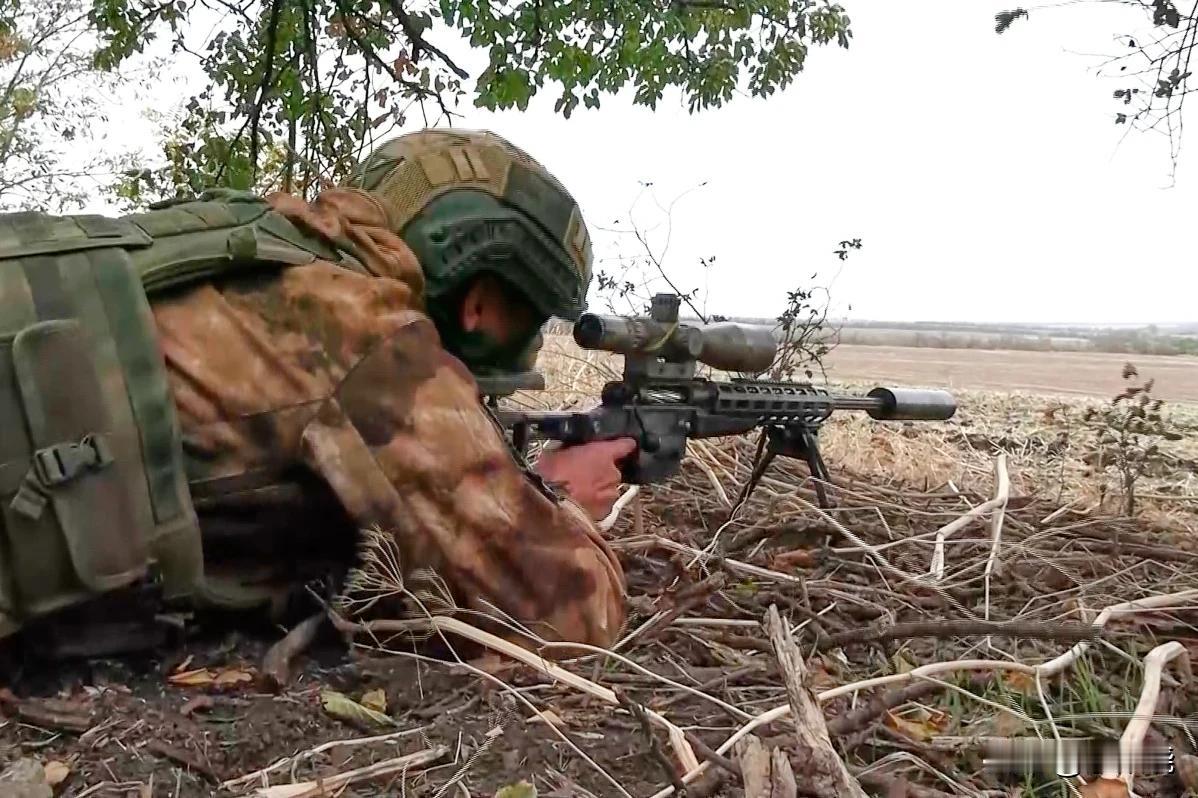 “谁会傻到相信与俄国的协议能带来持久和平？”靠近前线的乌克兰军队官兵说道。——法