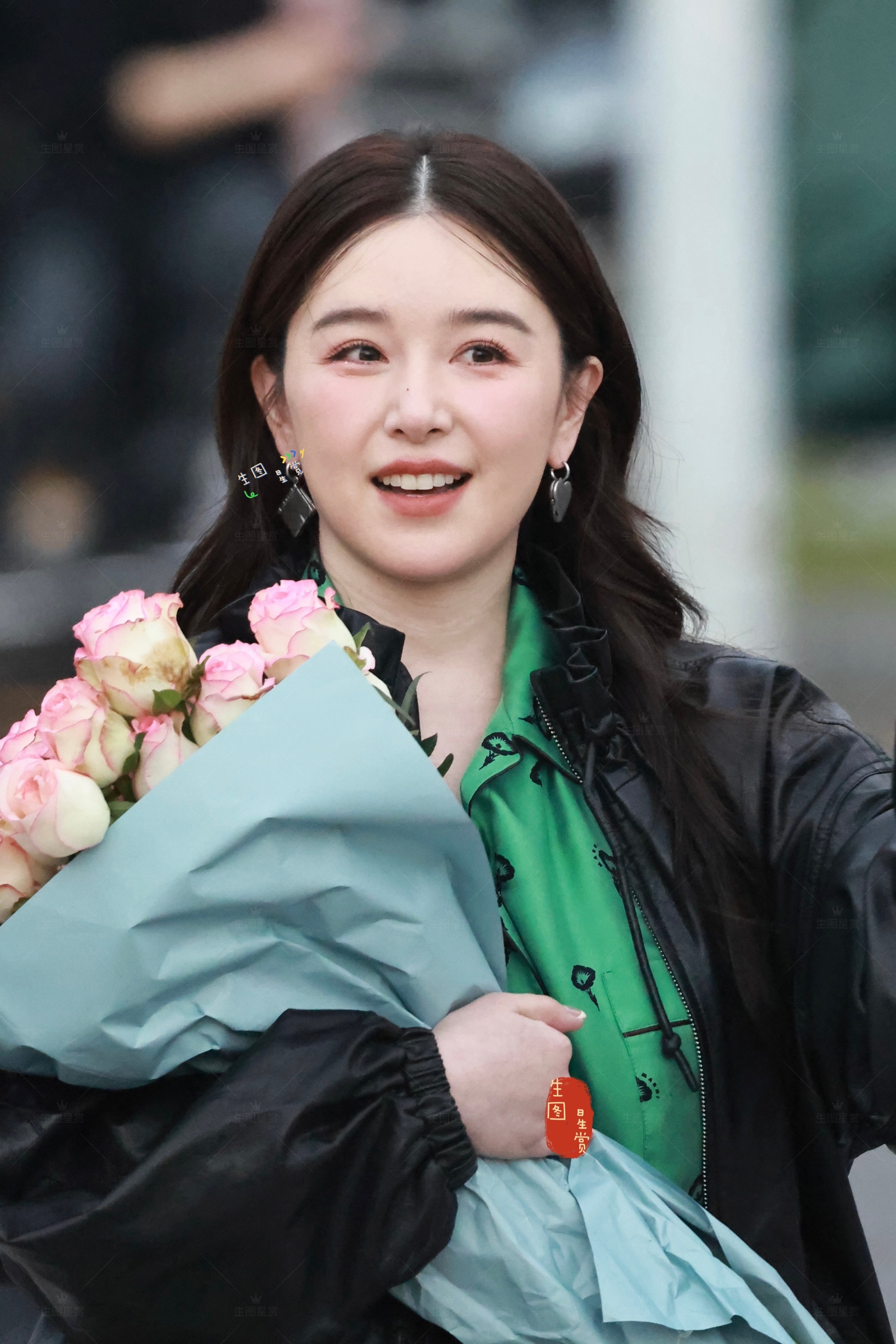 人美心善的阚清子，送粉丝花花💐清子今日乘风2026浪姐上班出图