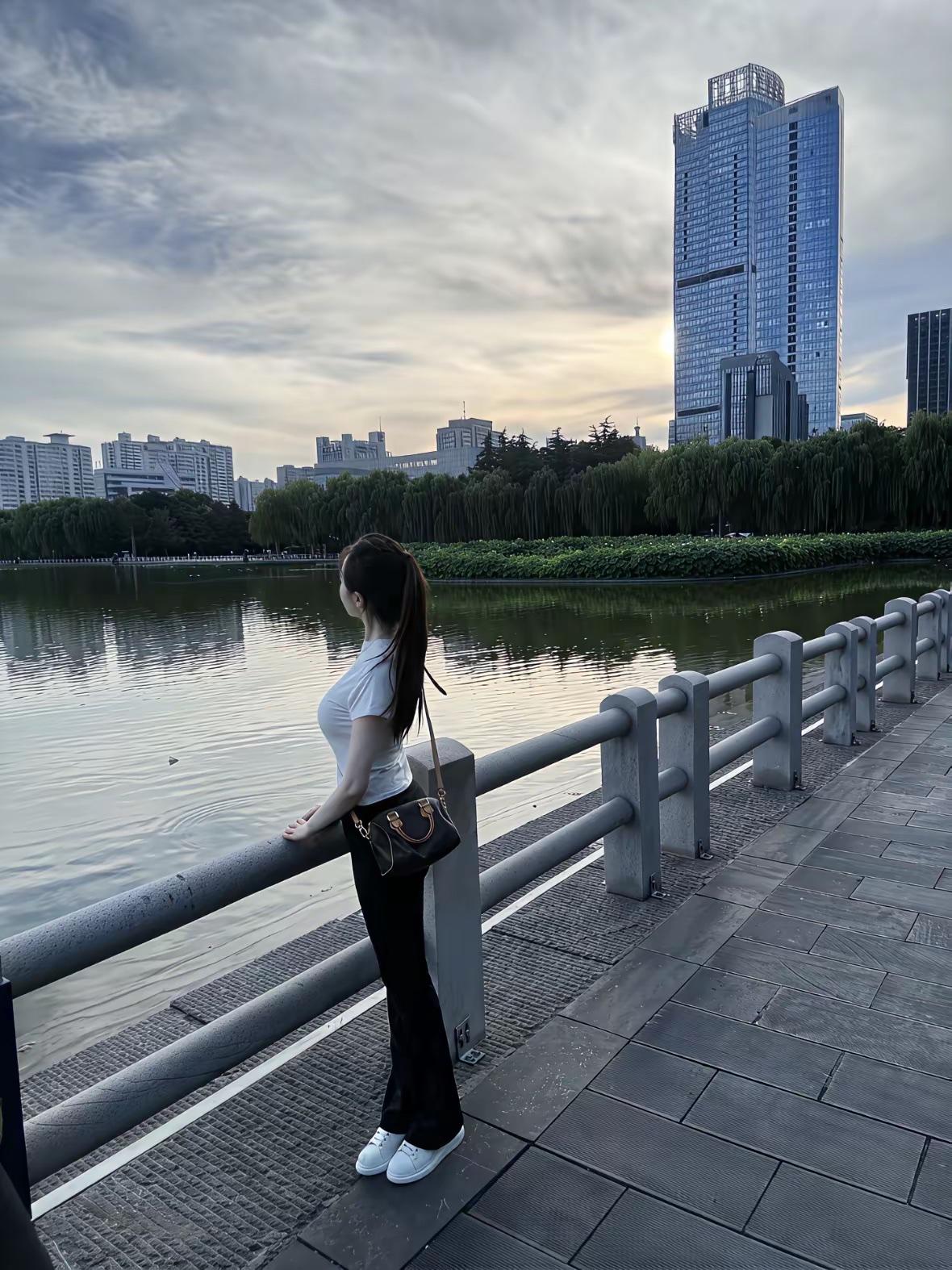 据说等你有娃过后，就会发现脸和身材都不重要，性格才是最重要的，是真的吗？