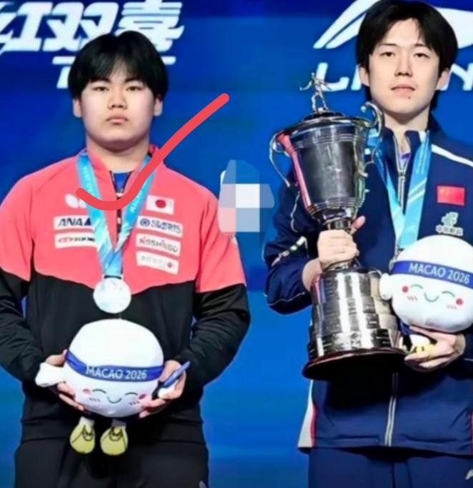 同样是拿到亚军，松岛辉空的表现，确实是出乎意料，眼看到手的冠军，都能白