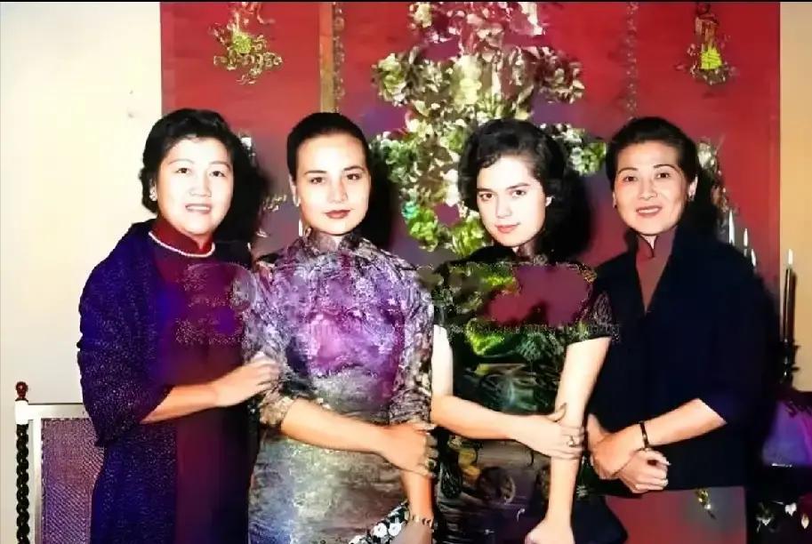 蒋华秀，是蒋介石同父异母兄长蒋介卿的独女。蒋介卿离世之后，蒋介石怜惜侄女孤苦，将