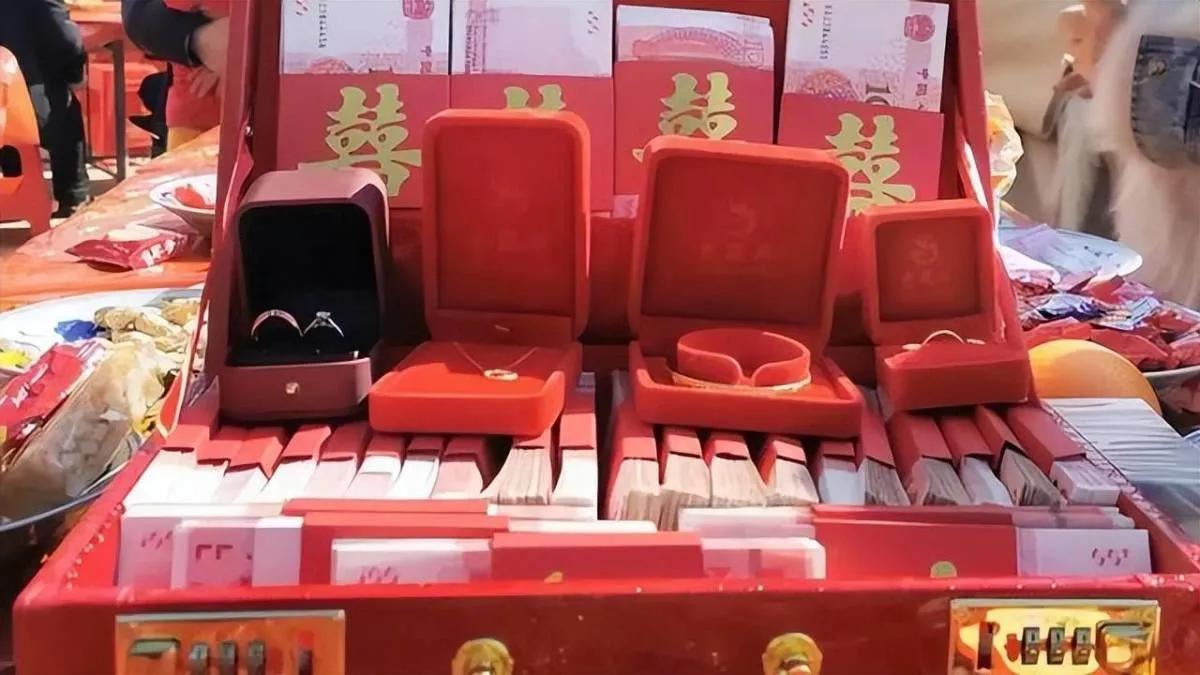 河南濮阳，未满18女孩经堂姐介绍，和小伙子自由恋爱，得到了双方家长的认可而订婚，