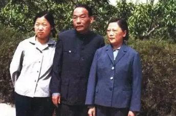1982年，的中央统战部副部长熊向晖，从领导岗位上退了下来，叶剑英知道后，有点生