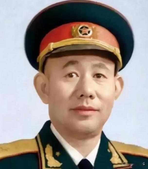 1951年，志愿军开会，彭德怀大喊了一声：“黄朝天，你给我站起来！”违反命令的黄