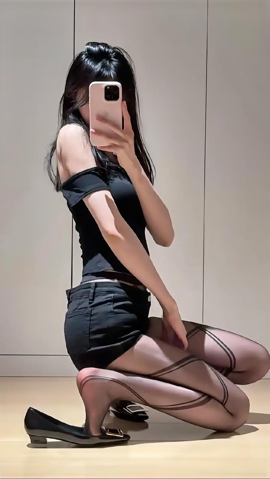 你喜欢什么样的袜子呢？这样的袜子究竟都是谁在穿着出门呀
