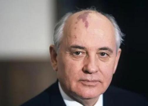 1987年苏联突然在谈判桌上松了口，同意按“主航道中心线”划分边界，600多个江