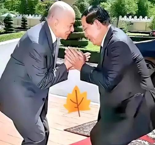 43万人，家没了。 这仗打的，洪森找美国，美国不搭理；找邻居，邻居装没看见。