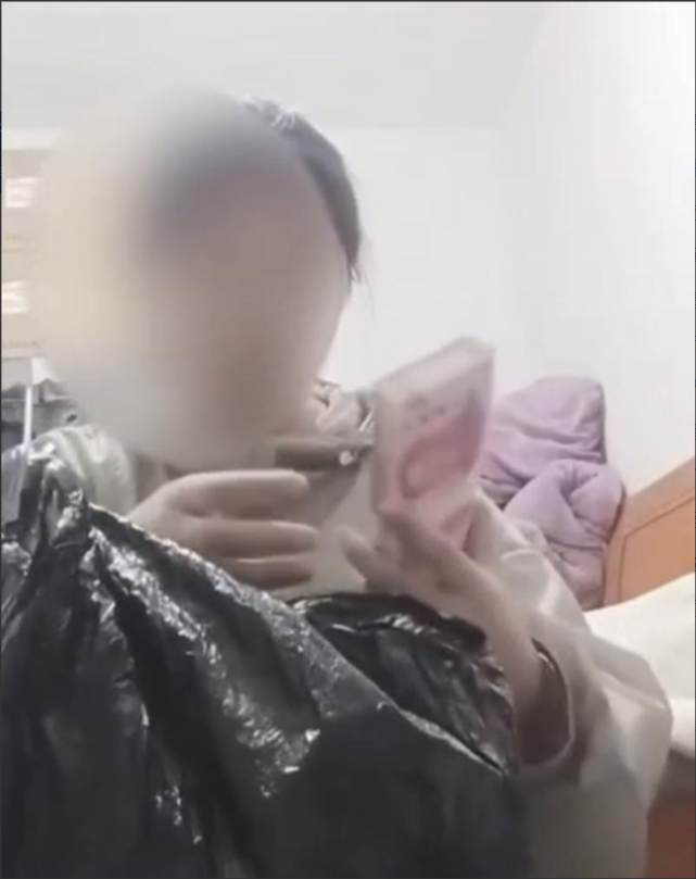 4月6日，杭州女孩拆开快递里面竟是80000元现金，把她吓了一跳还以为快递发错了