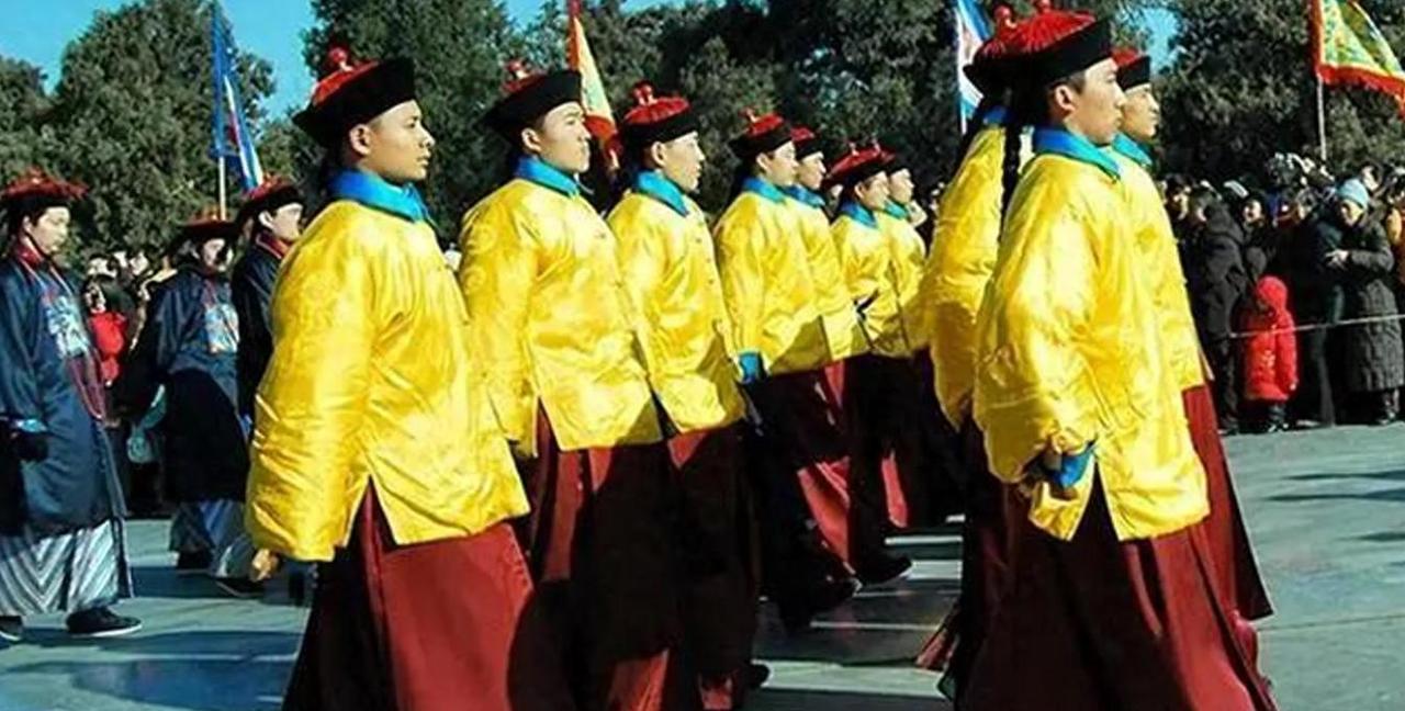 没什么大内高手，保护皇上就靠人多，细数清代北京的禁卫军一说到大内侍卫，您可能脑子