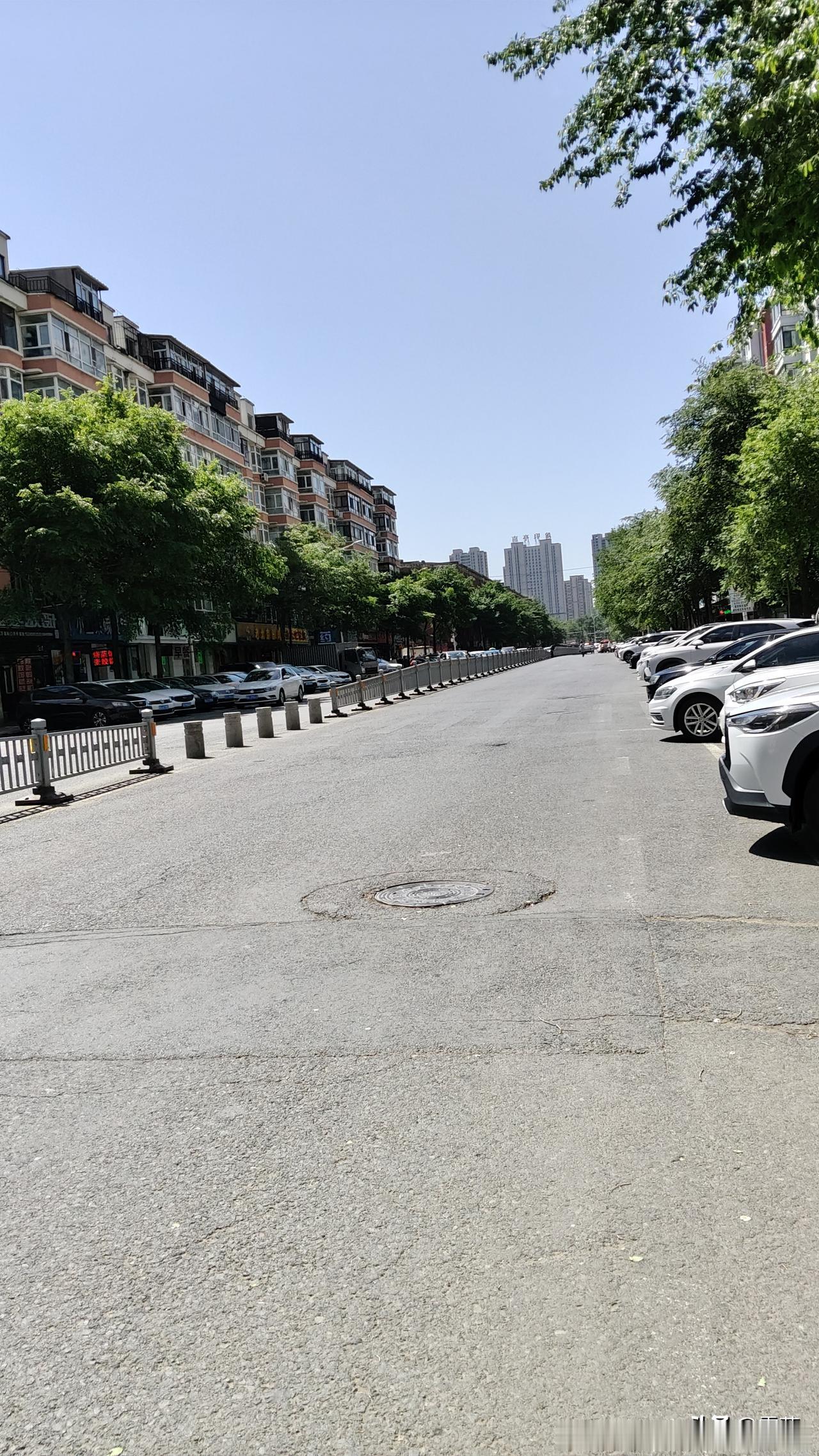哈尔滨的一场大风沙尘暴太强了！长这么大了我第一次经历过，太吓人了！其实我在昨天晚