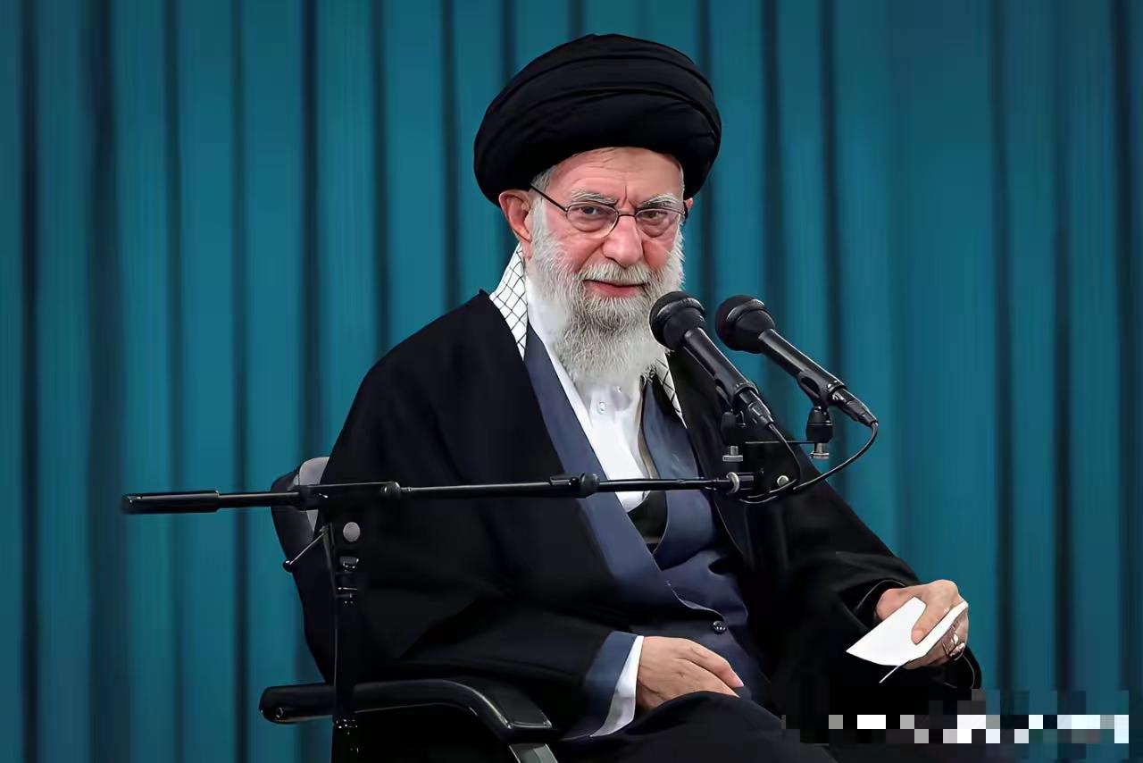 估计哈梅内伊到死也想不明白。当年希特勒偷袭苏联之前，也签了一个《苏德互不侵犯条约